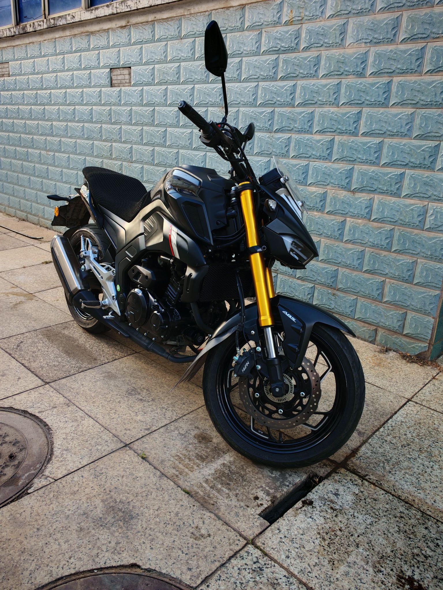 豪爵 XCR300