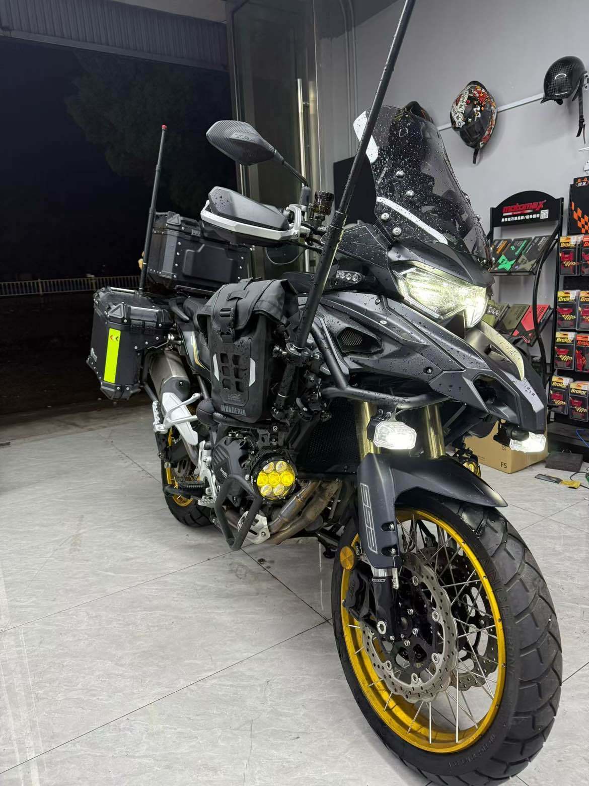 贝纳利 TRK552