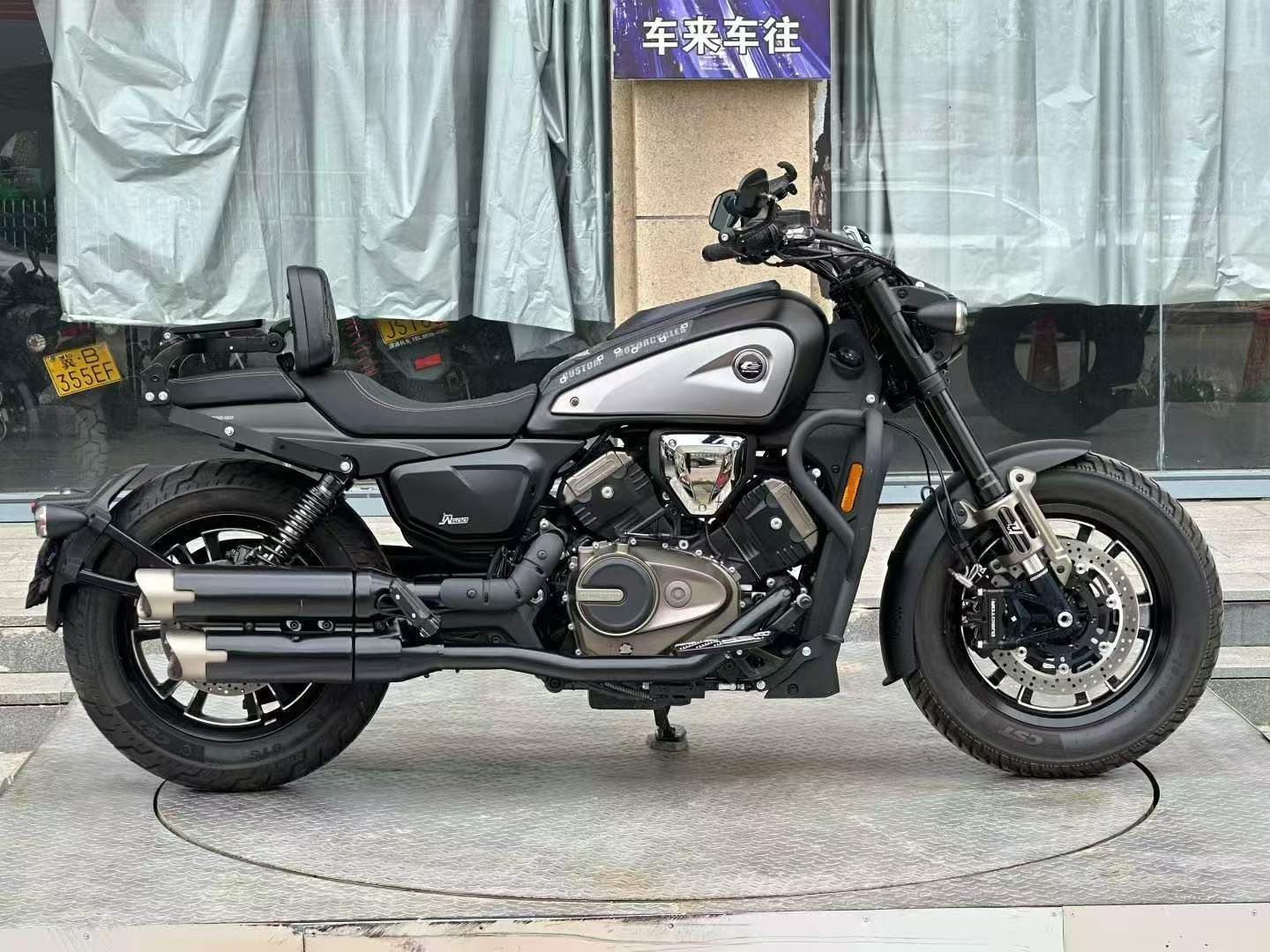 QJMOTOR 闪600
