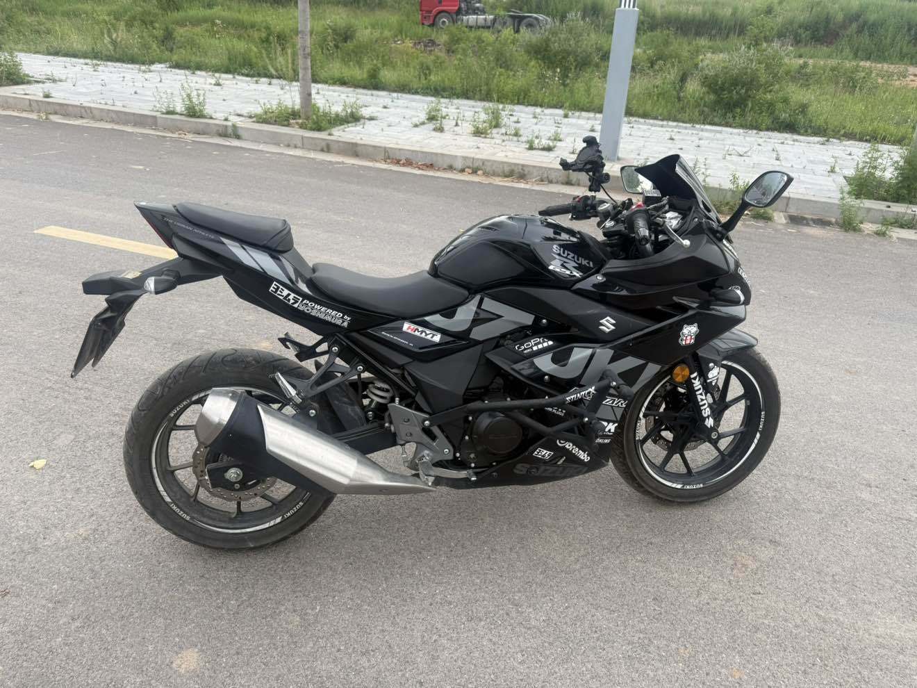 豪爵铃木 GSX250R