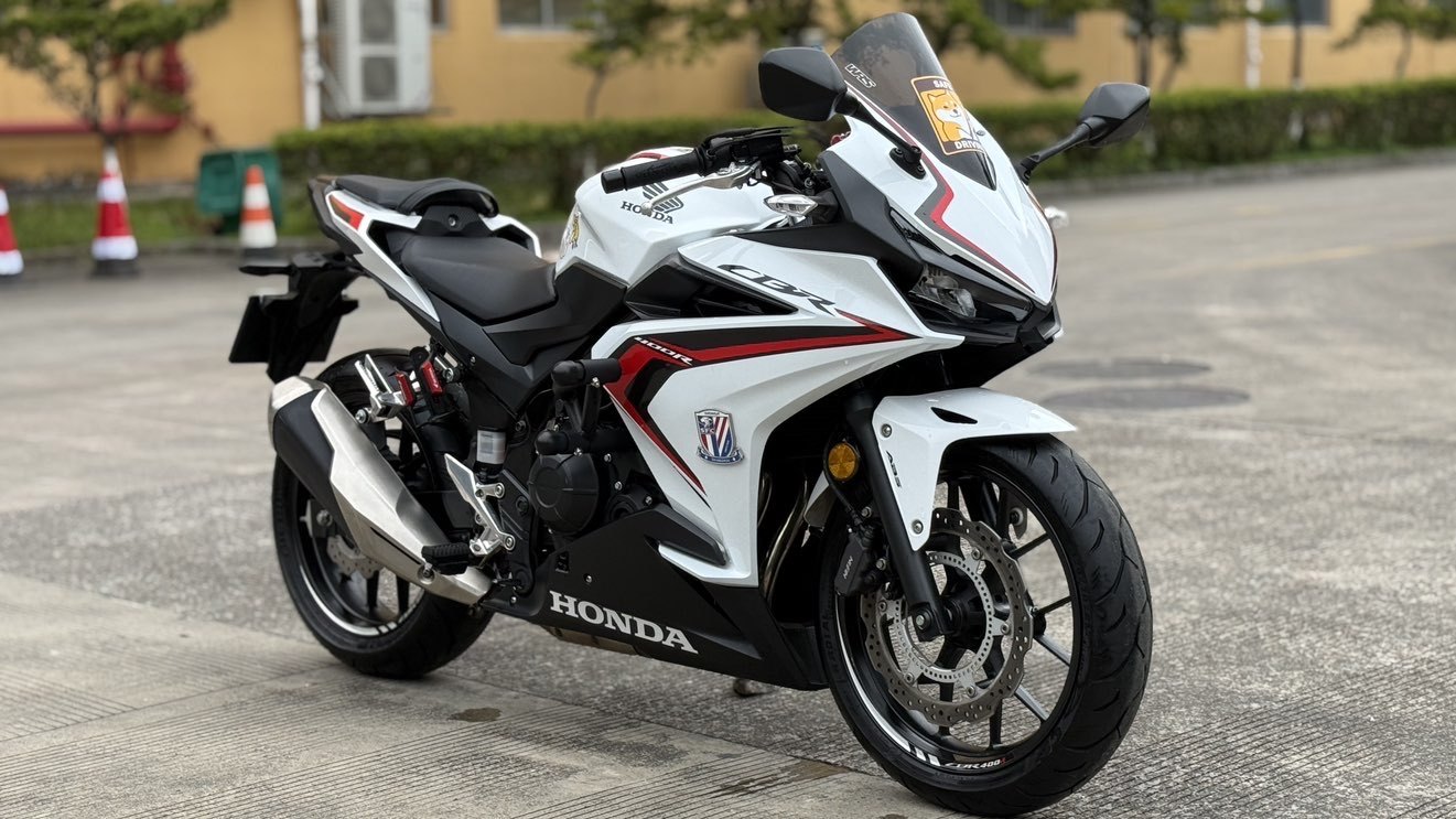 本田WING CBR400R
