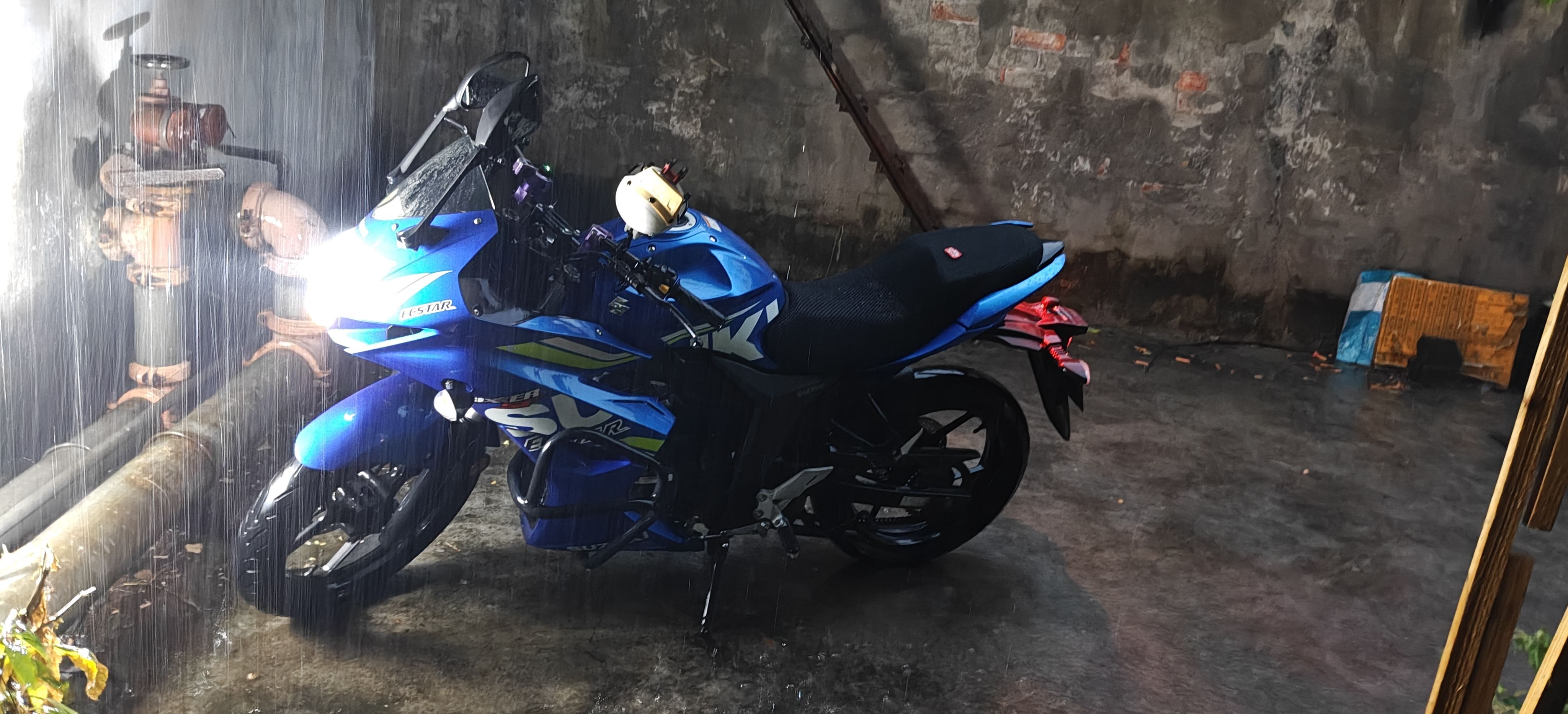 济南铃木 极客飒 Gixxer 155