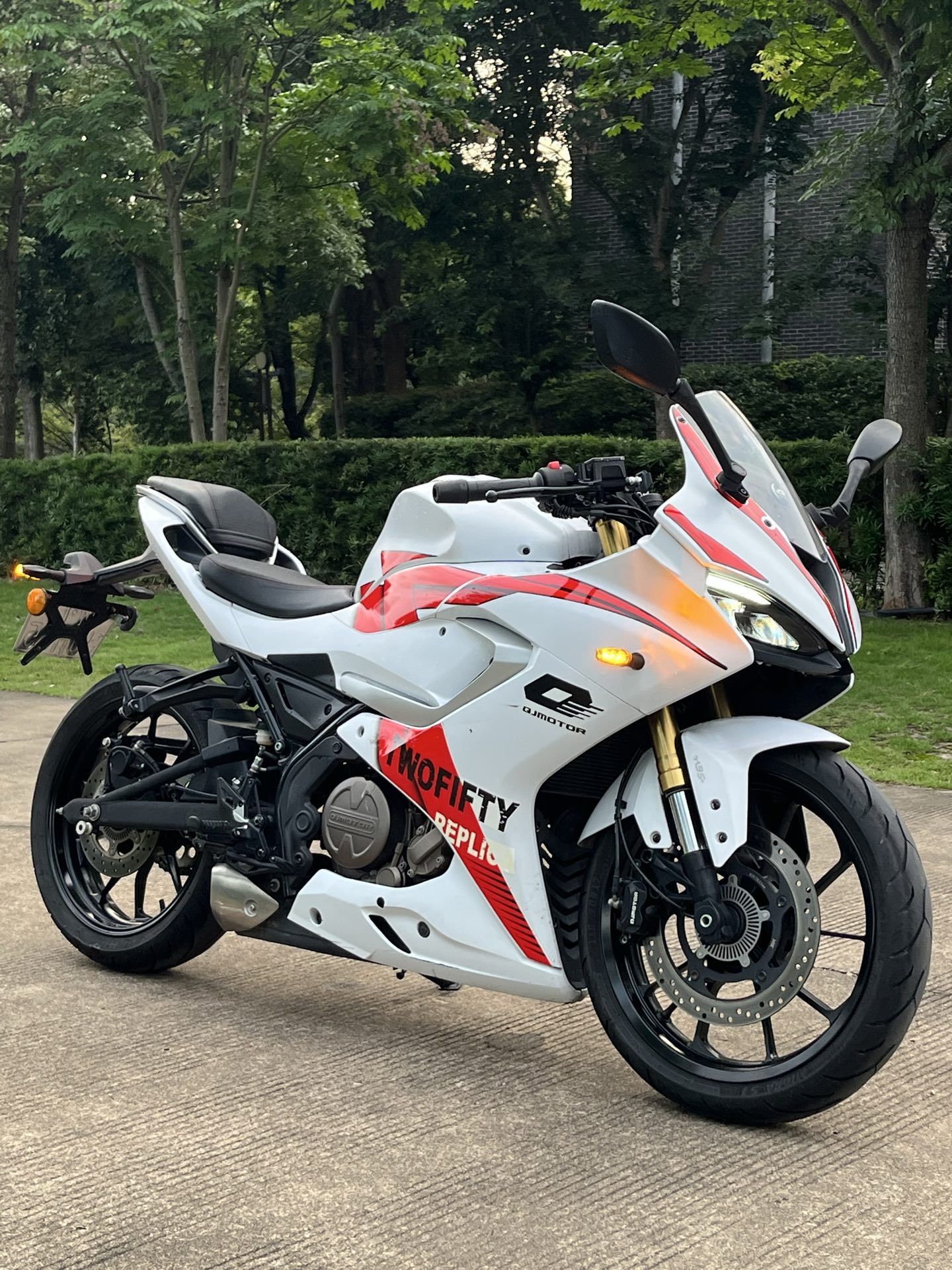 QJMOTOR 赛250