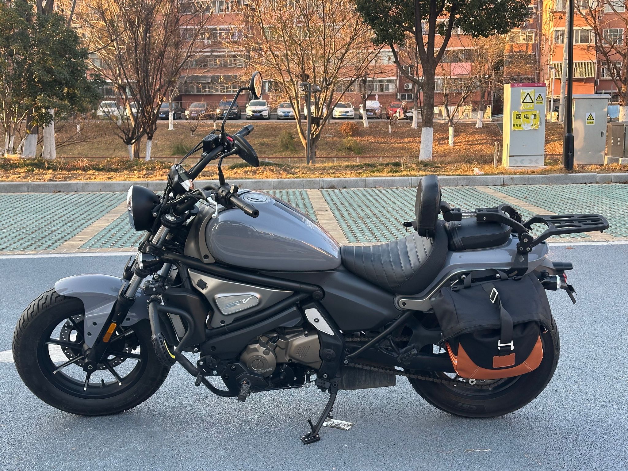 QJMOTOR 闪500S