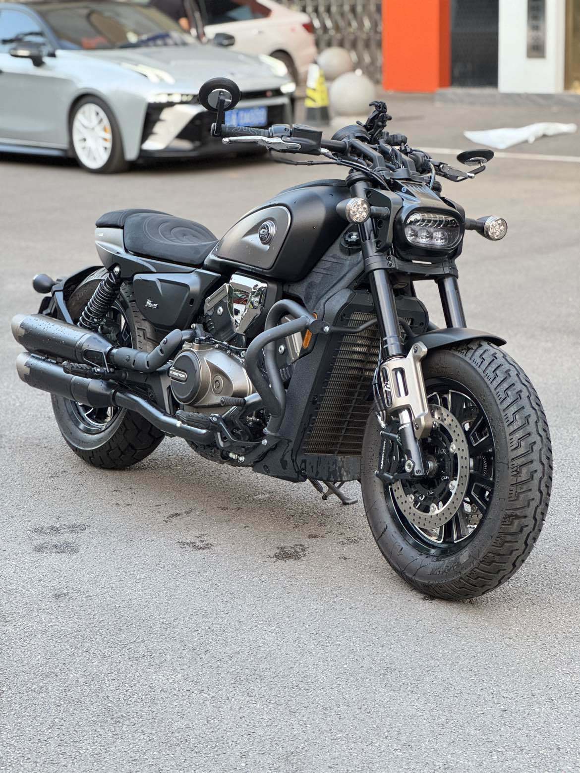 QJMOTOR 闪600