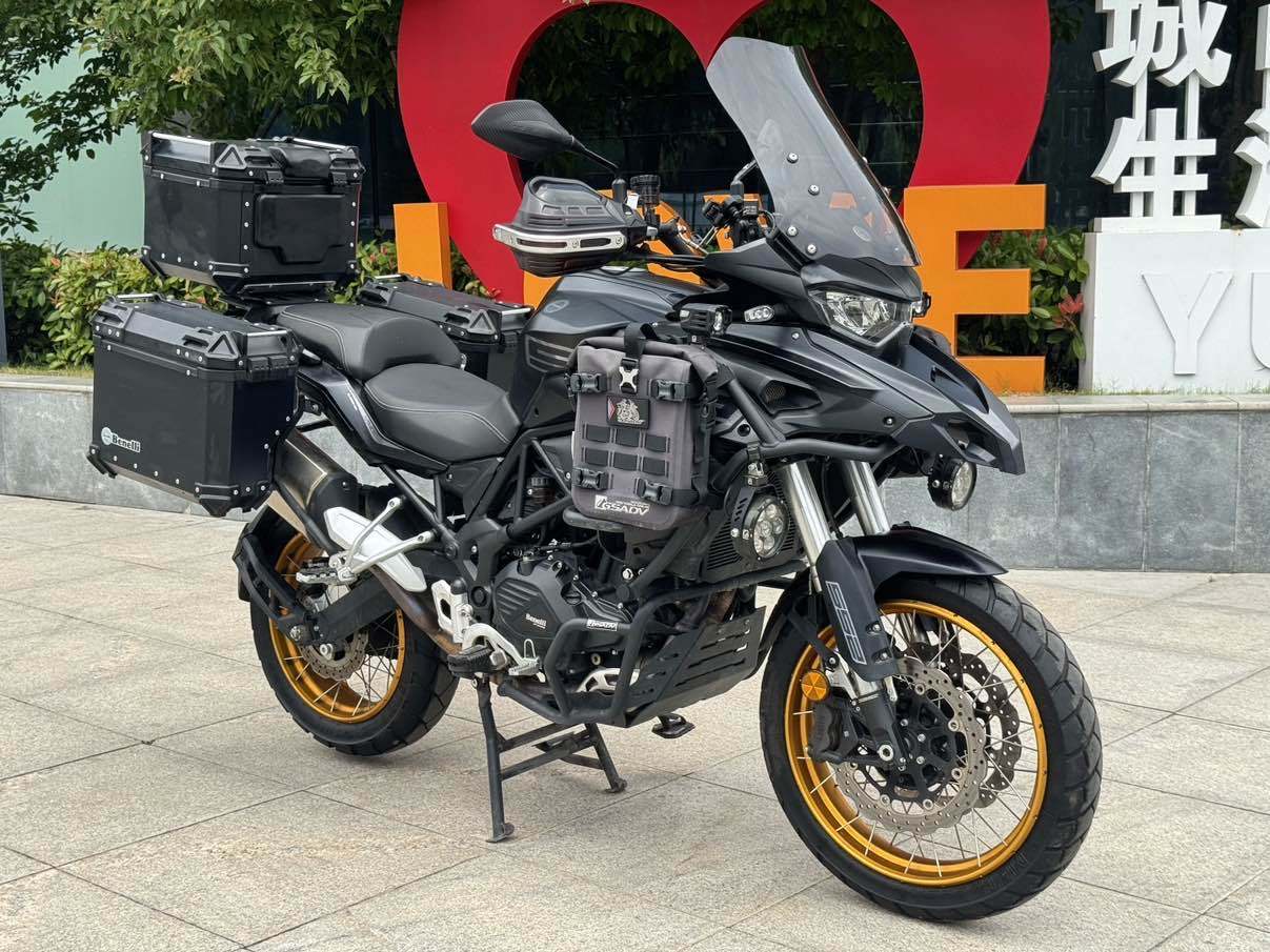 贝纳利 TRK552