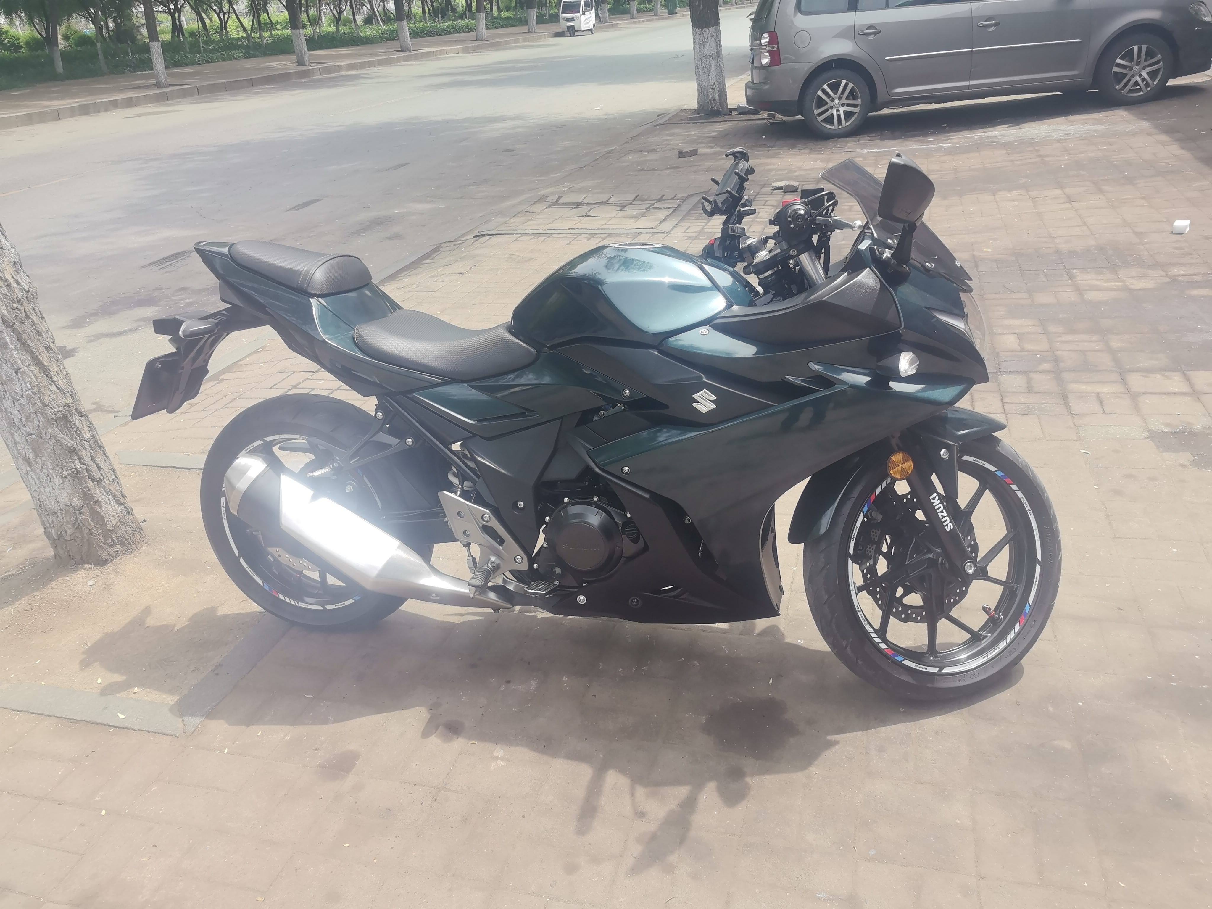 豪爵铃木 GSX250R