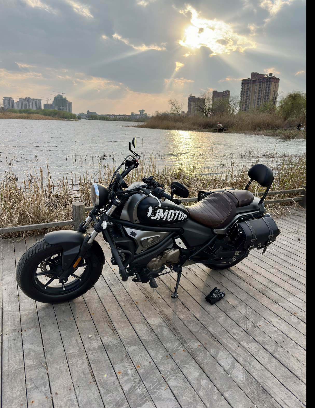 QJMOTOR 闪500S