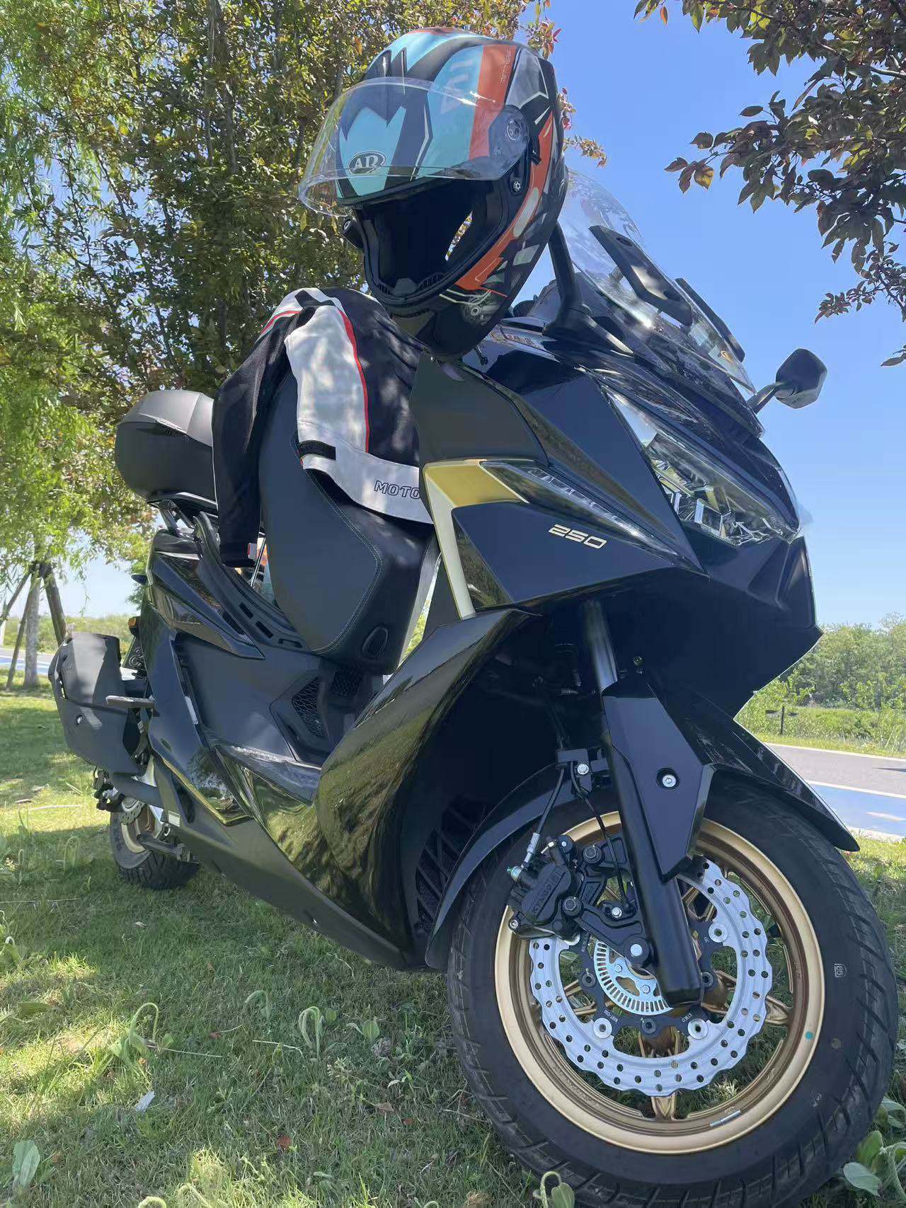 光阳 赛艇 ST250