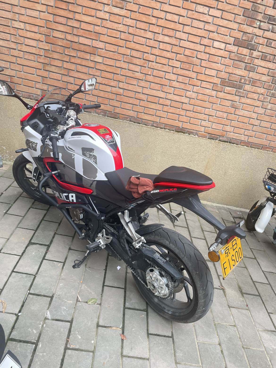 QJMOTOR 赛250