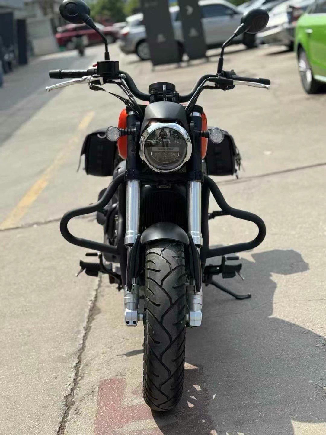QJMOTOR 闪300S
