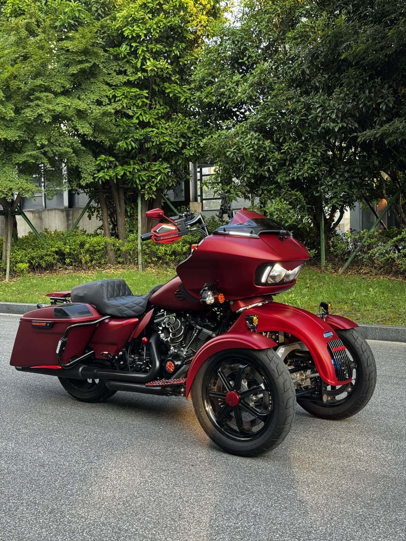 哈雷戴维森 公路滑翔 Road Glide