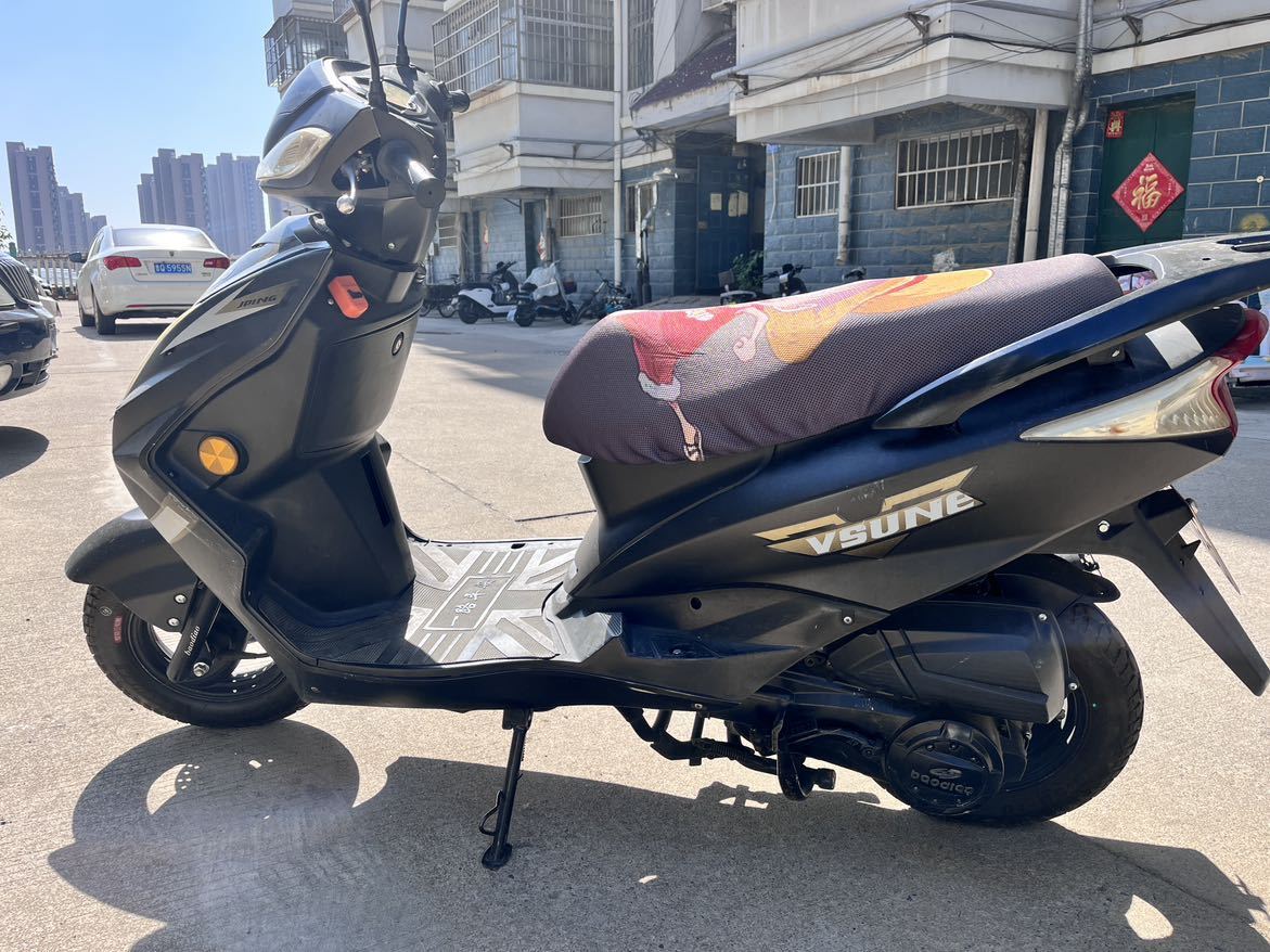 宝雕 BD125T-6E