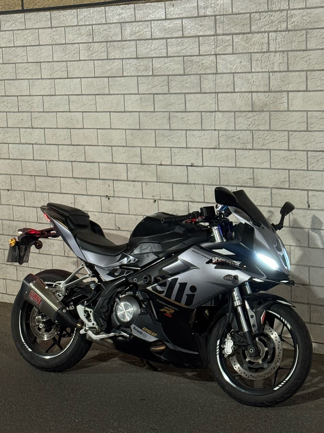 贝纳利 龙卷风 Tornado 252R