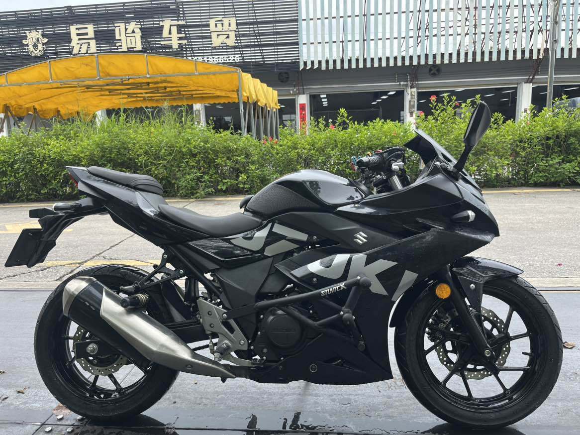 豪爵铃木 GSX250R