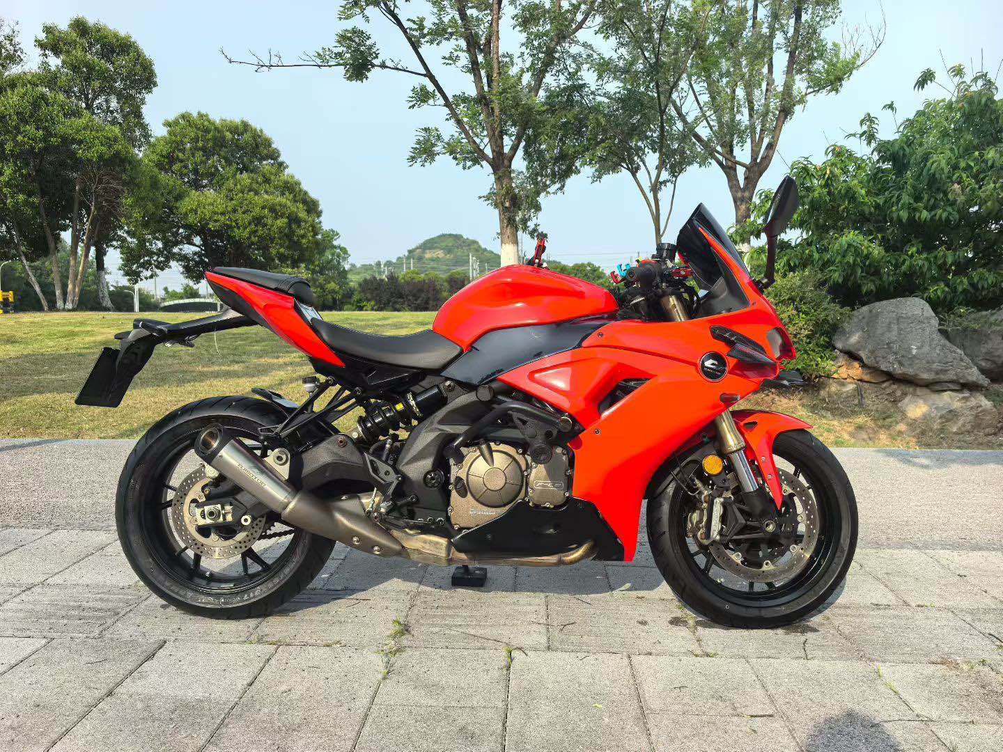 QJMOTOR 赛600