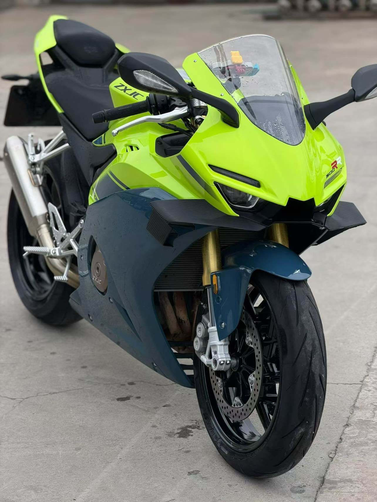 张雪机车 500RR