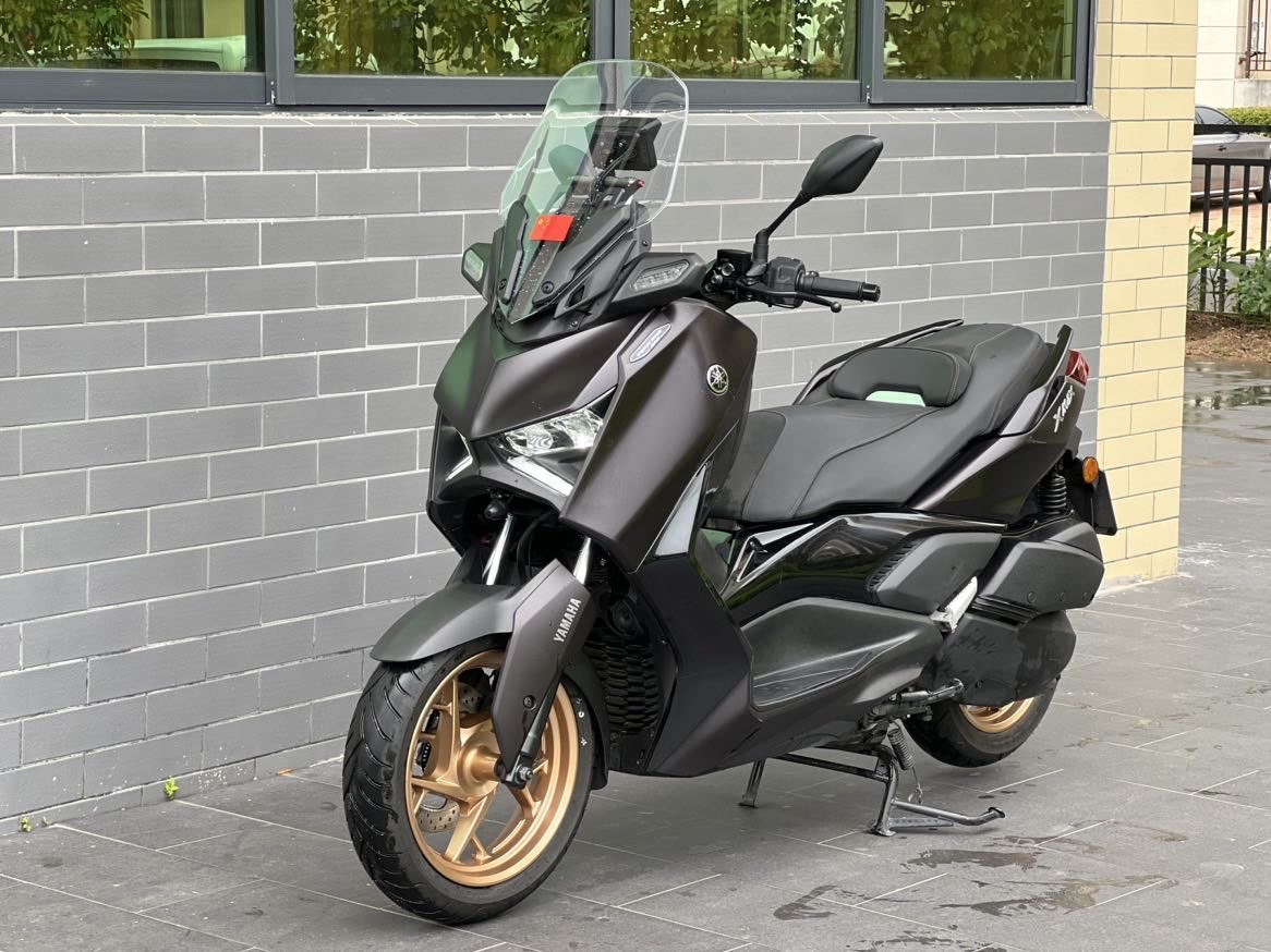 雅马哈 XMAX