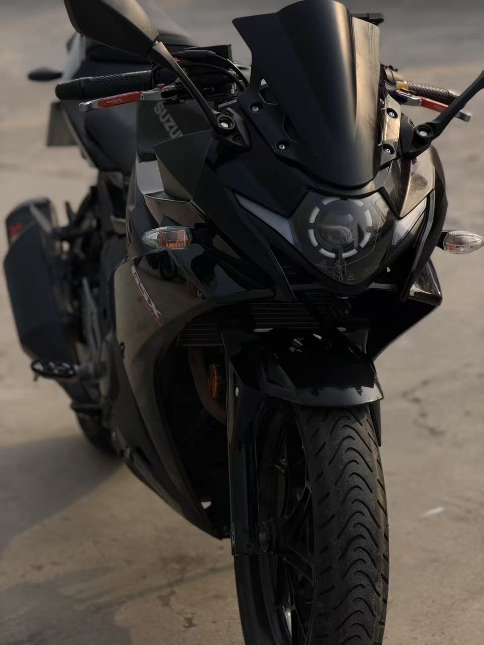 豪爵铃木 GSX250R