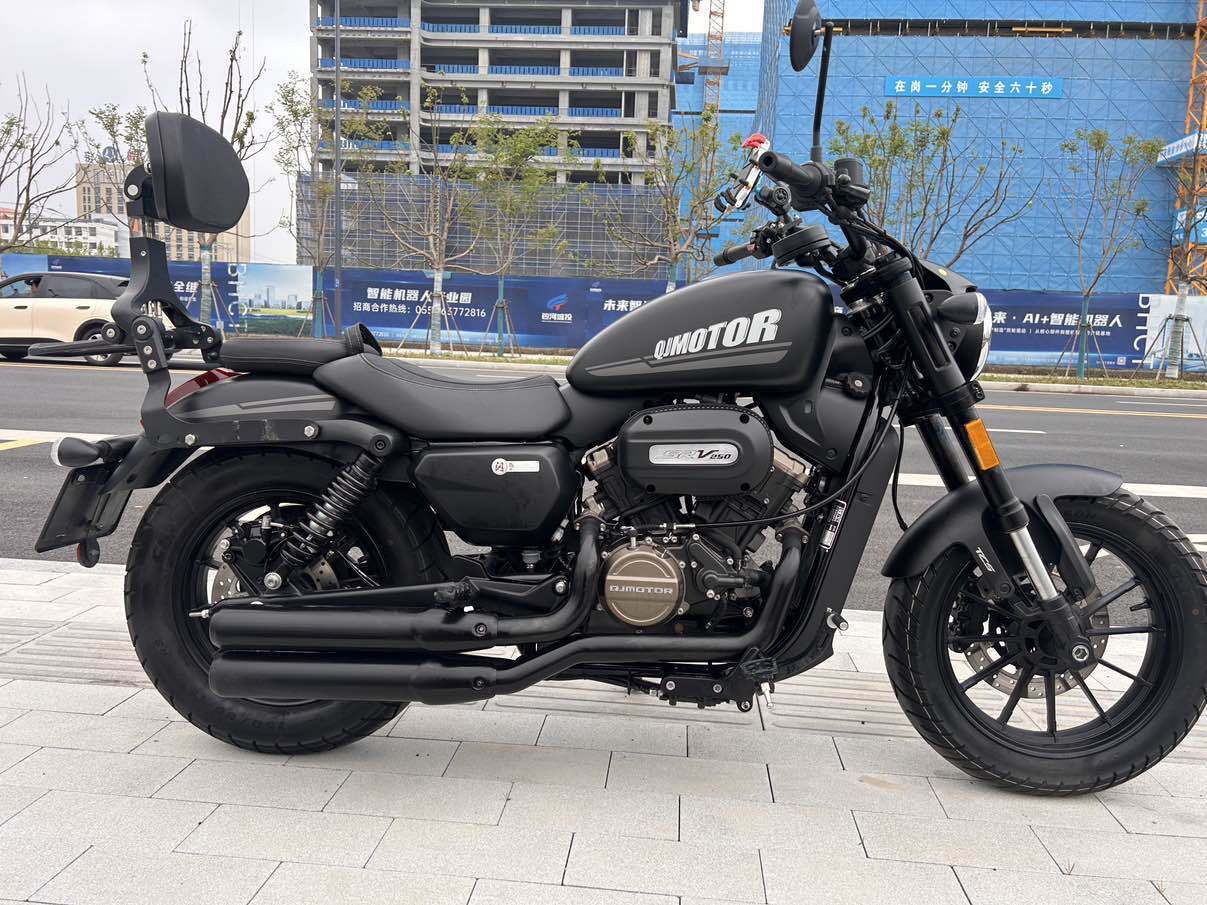 QJMOTOR 闪250