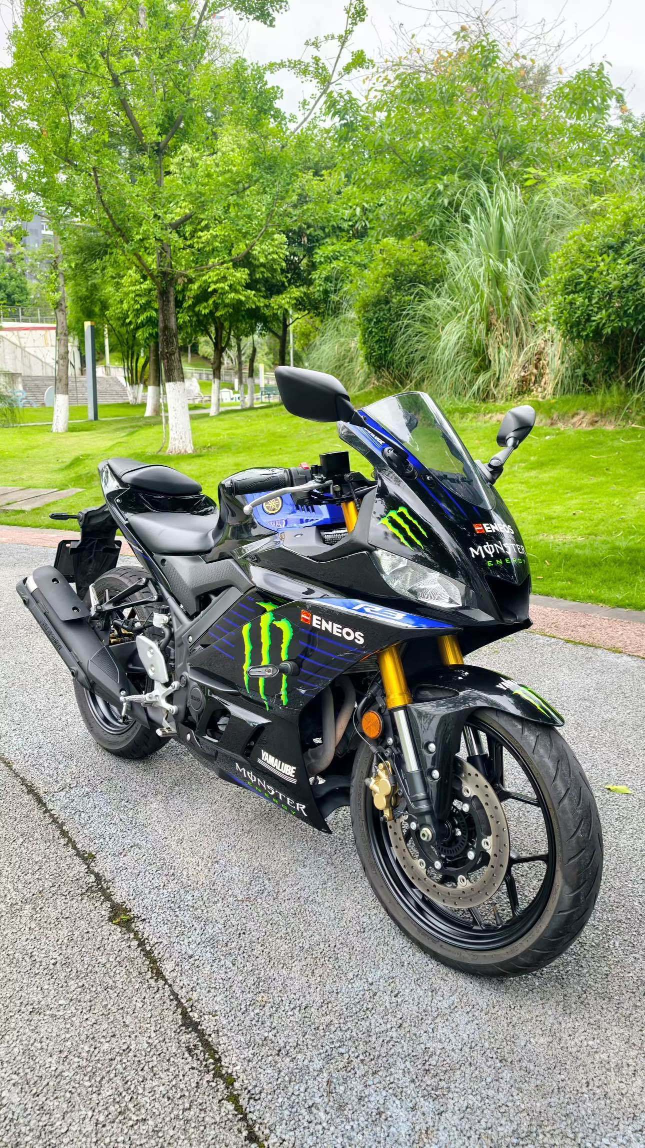 雅马哈 YZF-R3