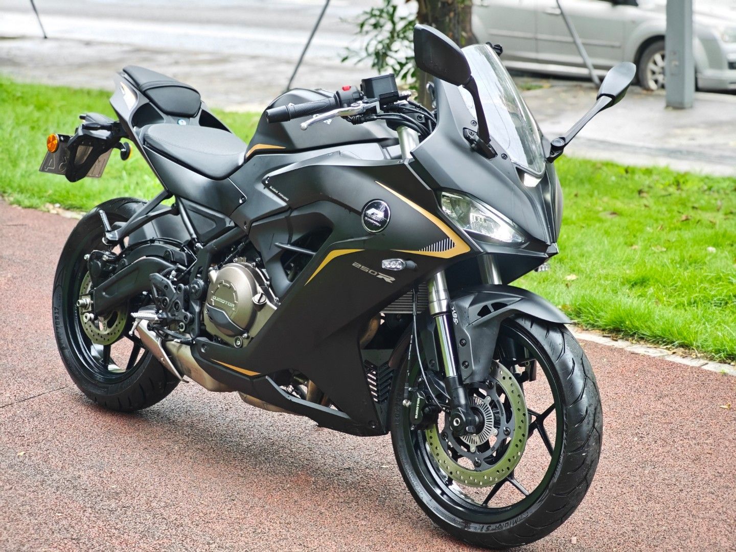 QJMOTOR 赛250