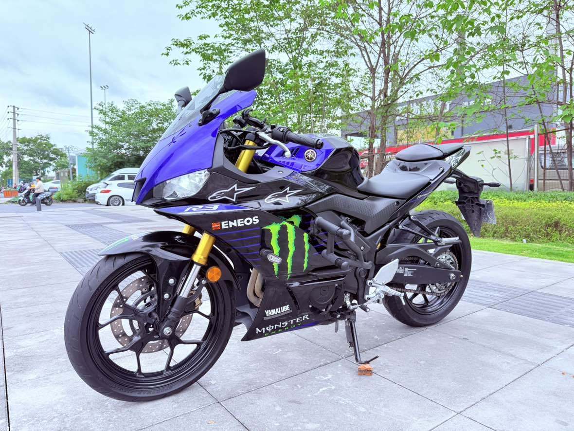 雅马哈 YZF-R3