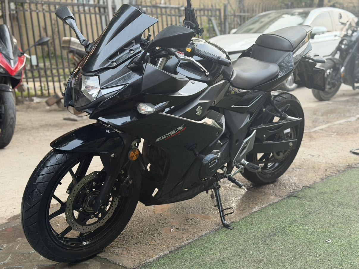 豪爵铃木 GSX250R