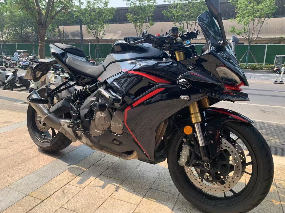 QJMOTOR 赛600