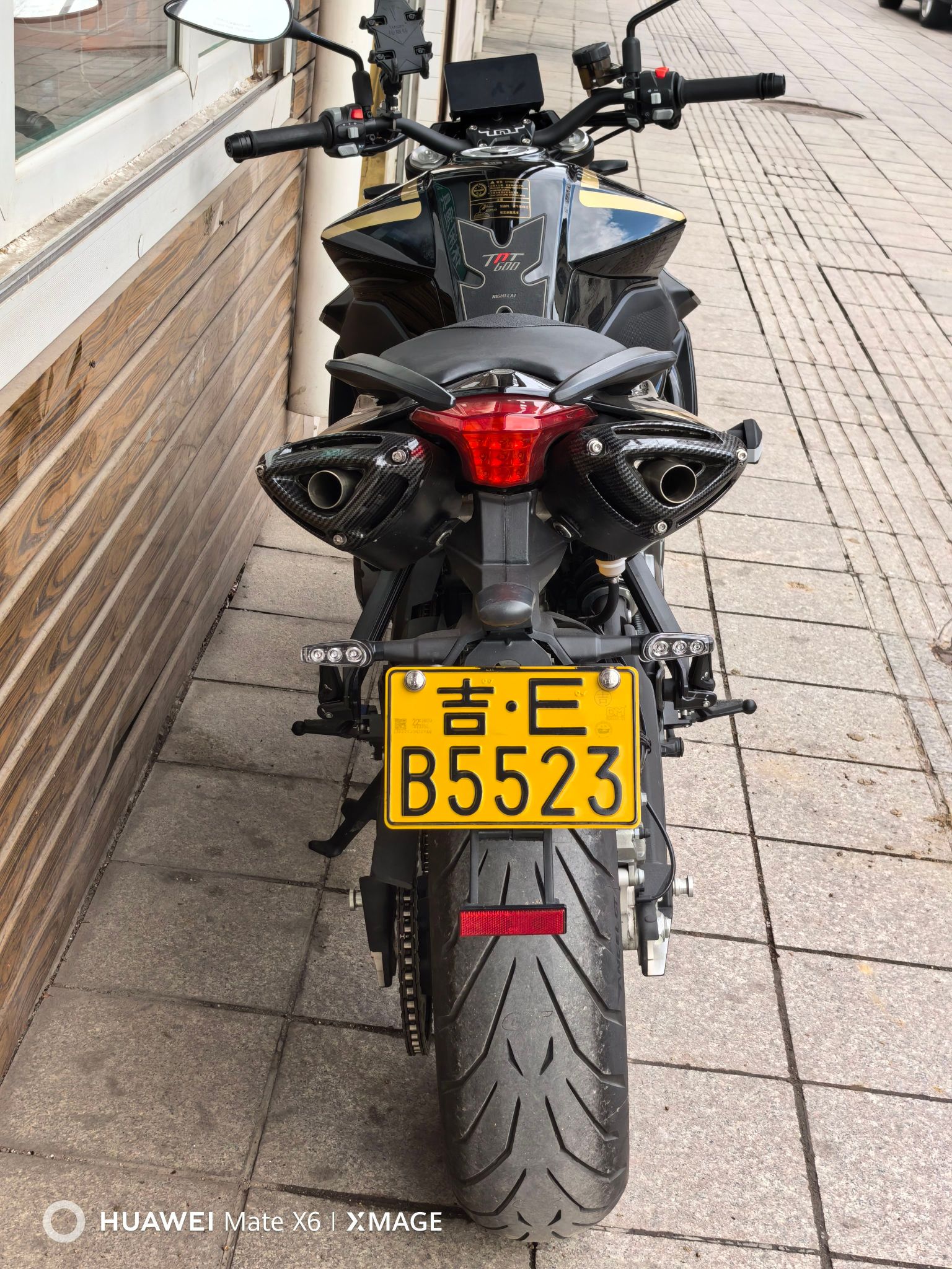 贝纳利 TNT600i