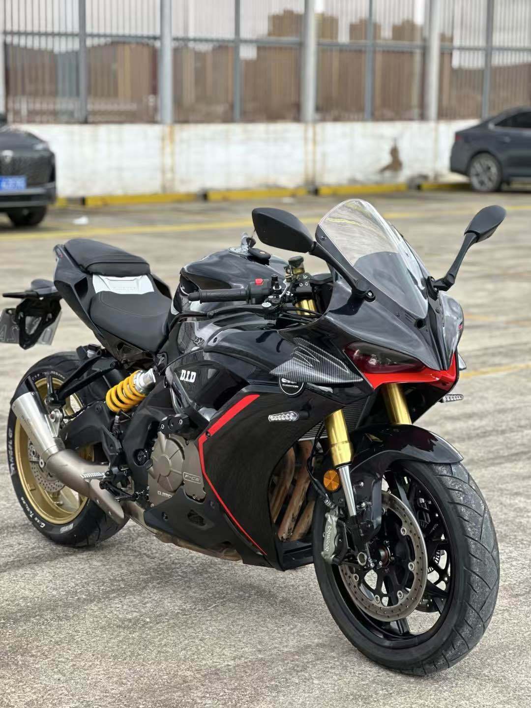 QJMOTOR 赛600