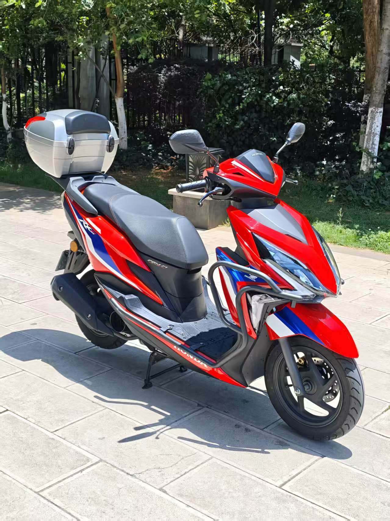 新大洲本田 裂行 RX125Fi