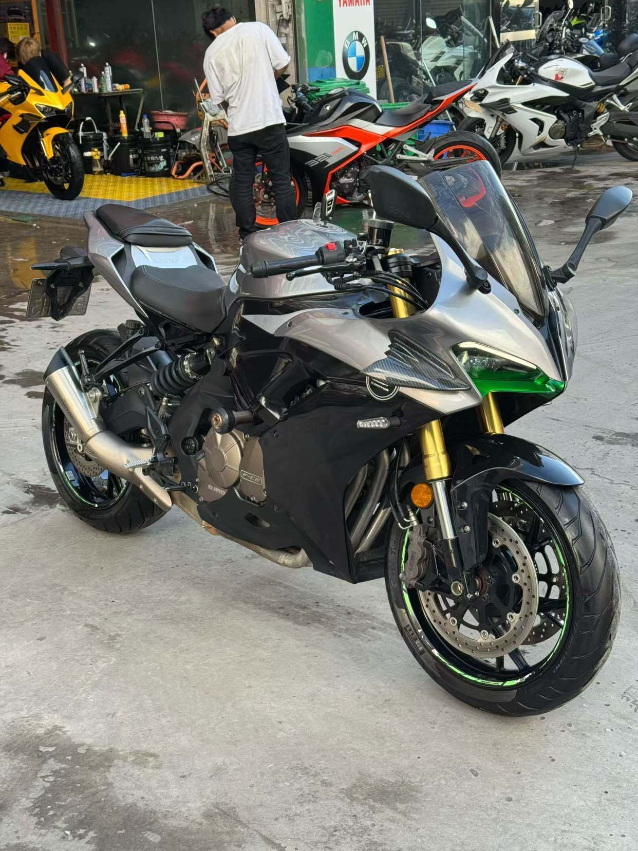 QJMOTOR 赛600