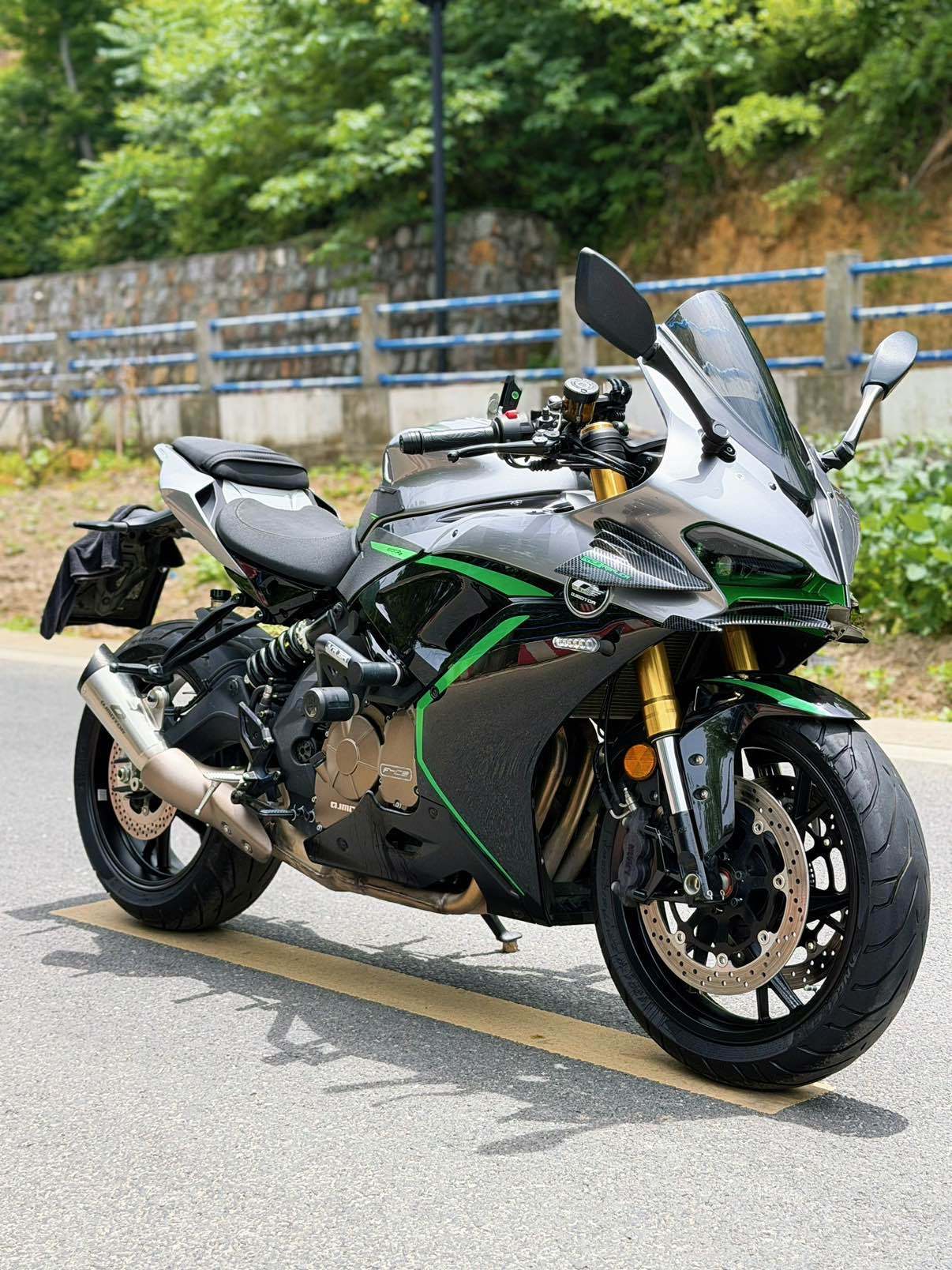 QJMOTOR 赛600