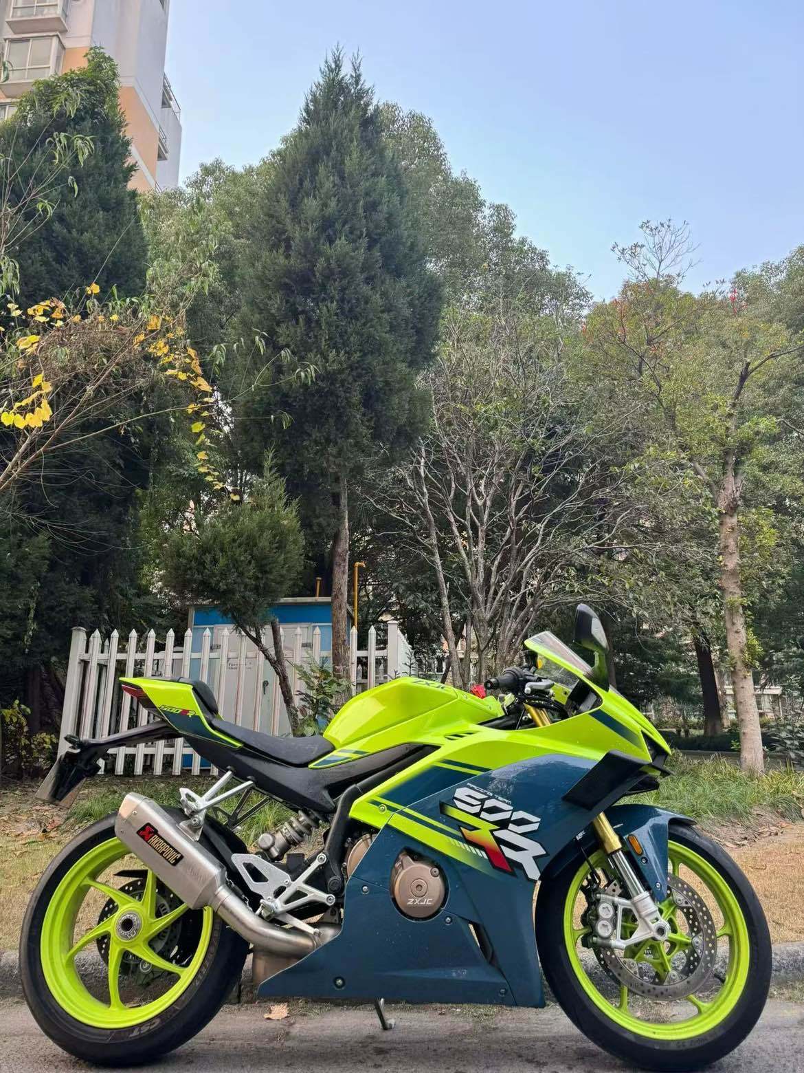 张雪机车 500RR