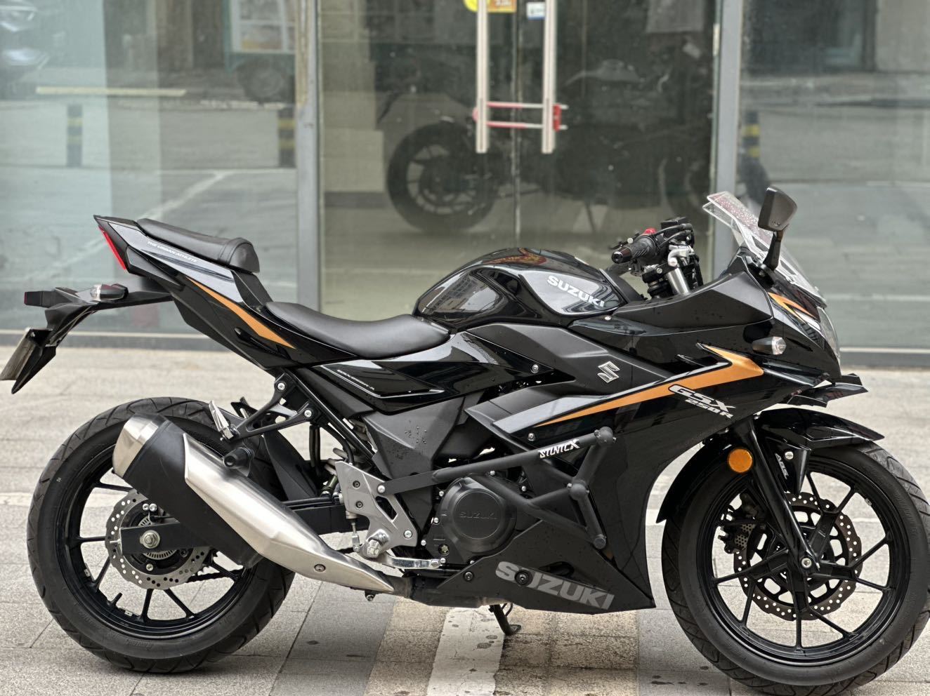 豪爵铃木 GSX250R