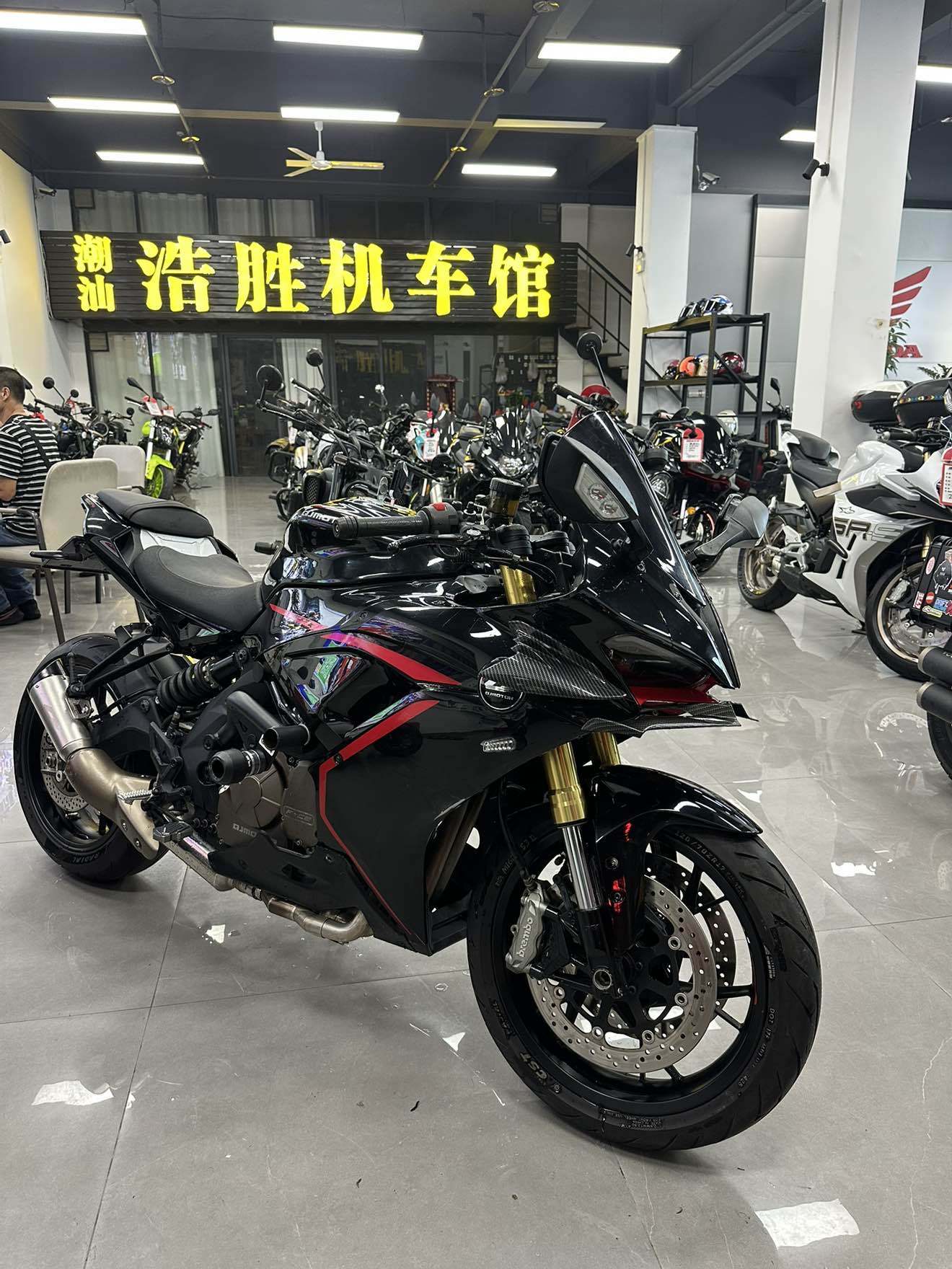 QJMOTOR 赛600