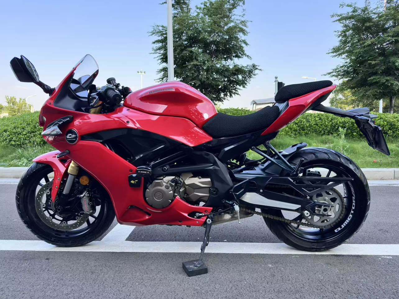 QJMOTOR 赛600
