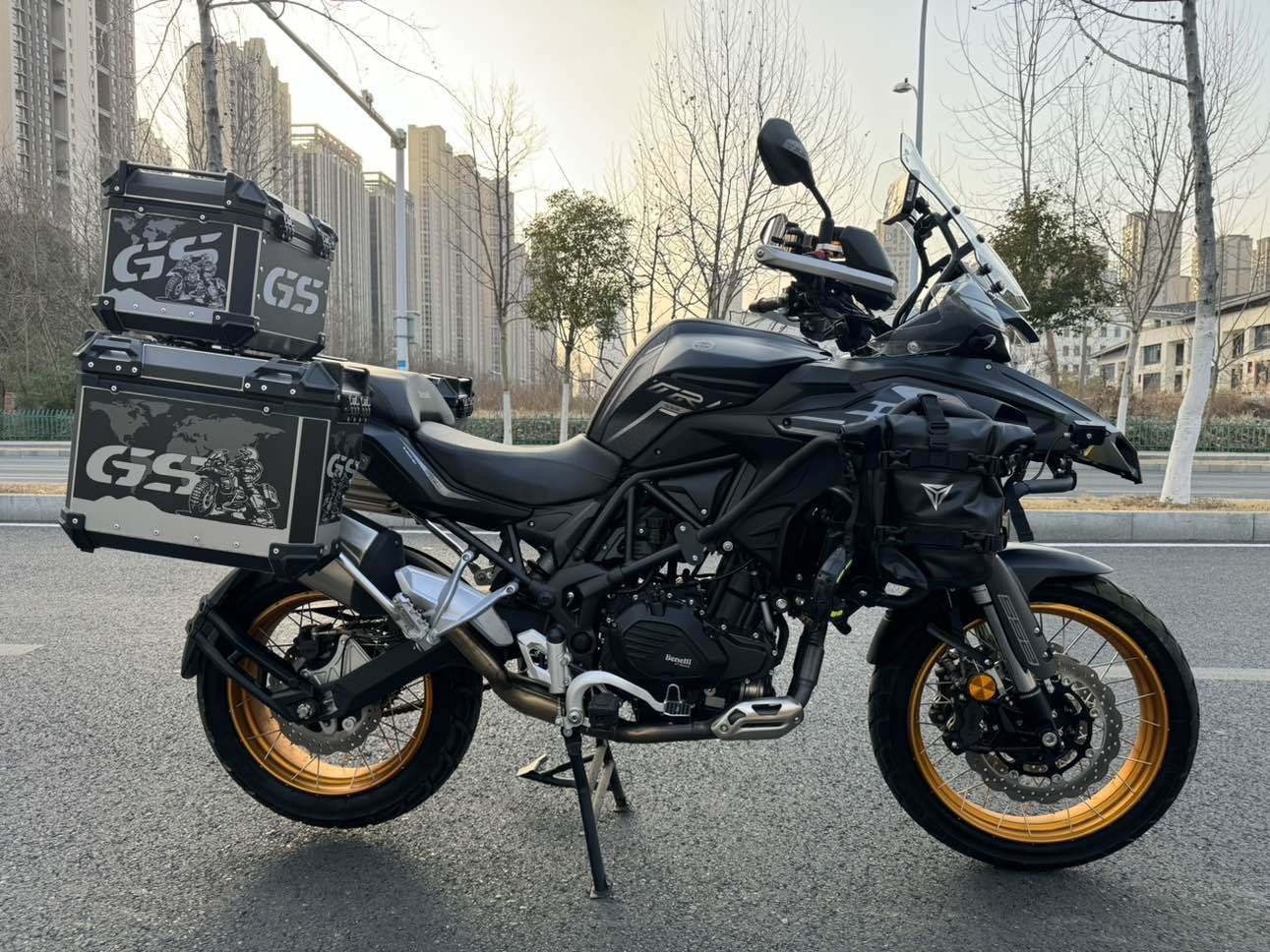 贝纳利 TRK552