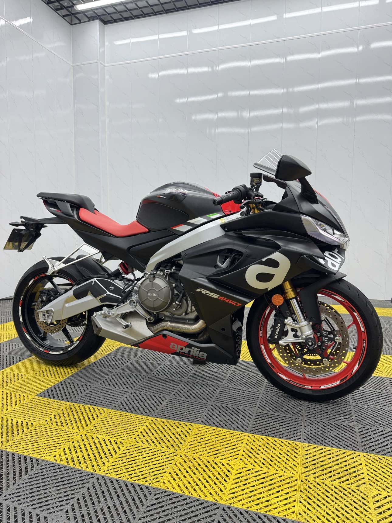 阿普利亚 RS 660 