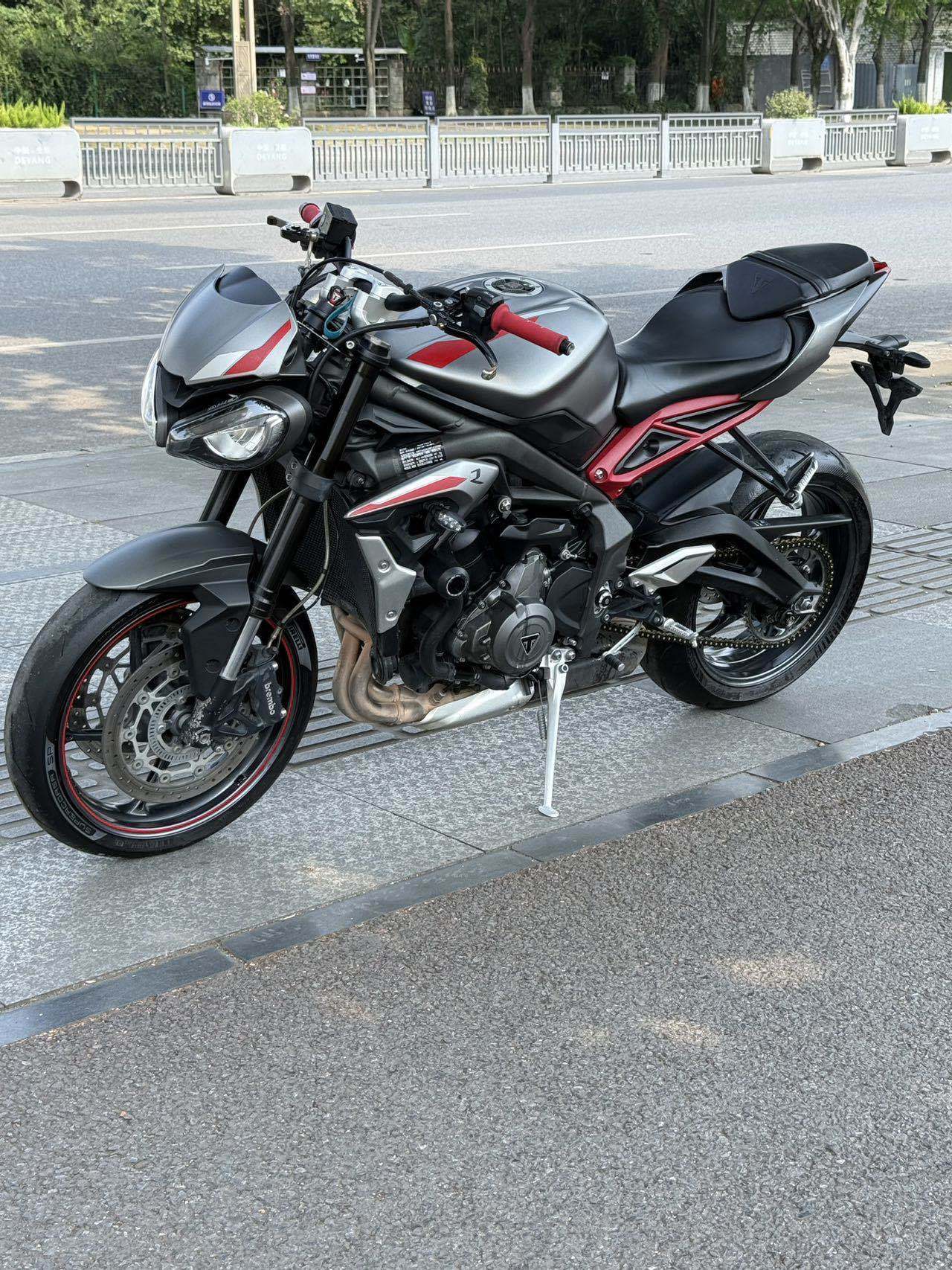凯旋 Street Triple 765