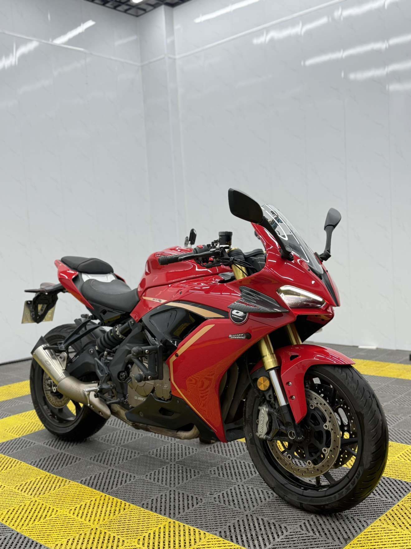 QJMOTOR 赛600