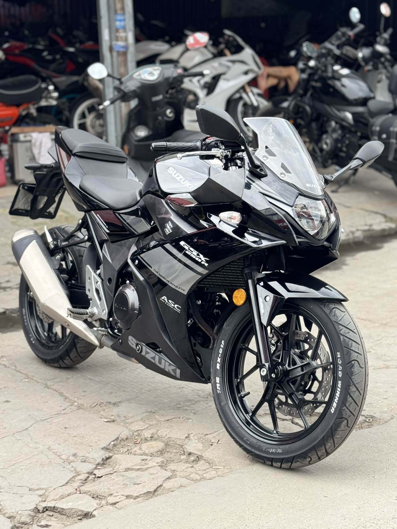 豪爵铃木 GSX250R
