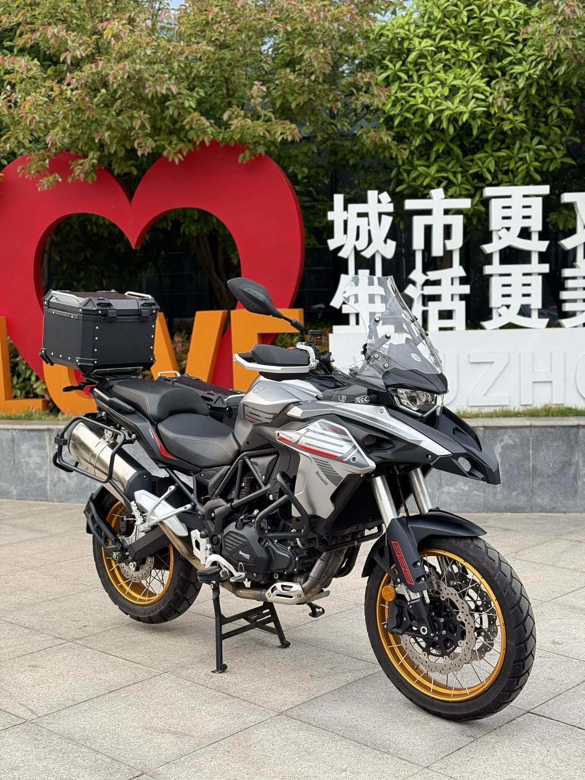 贝纳利 TRK552