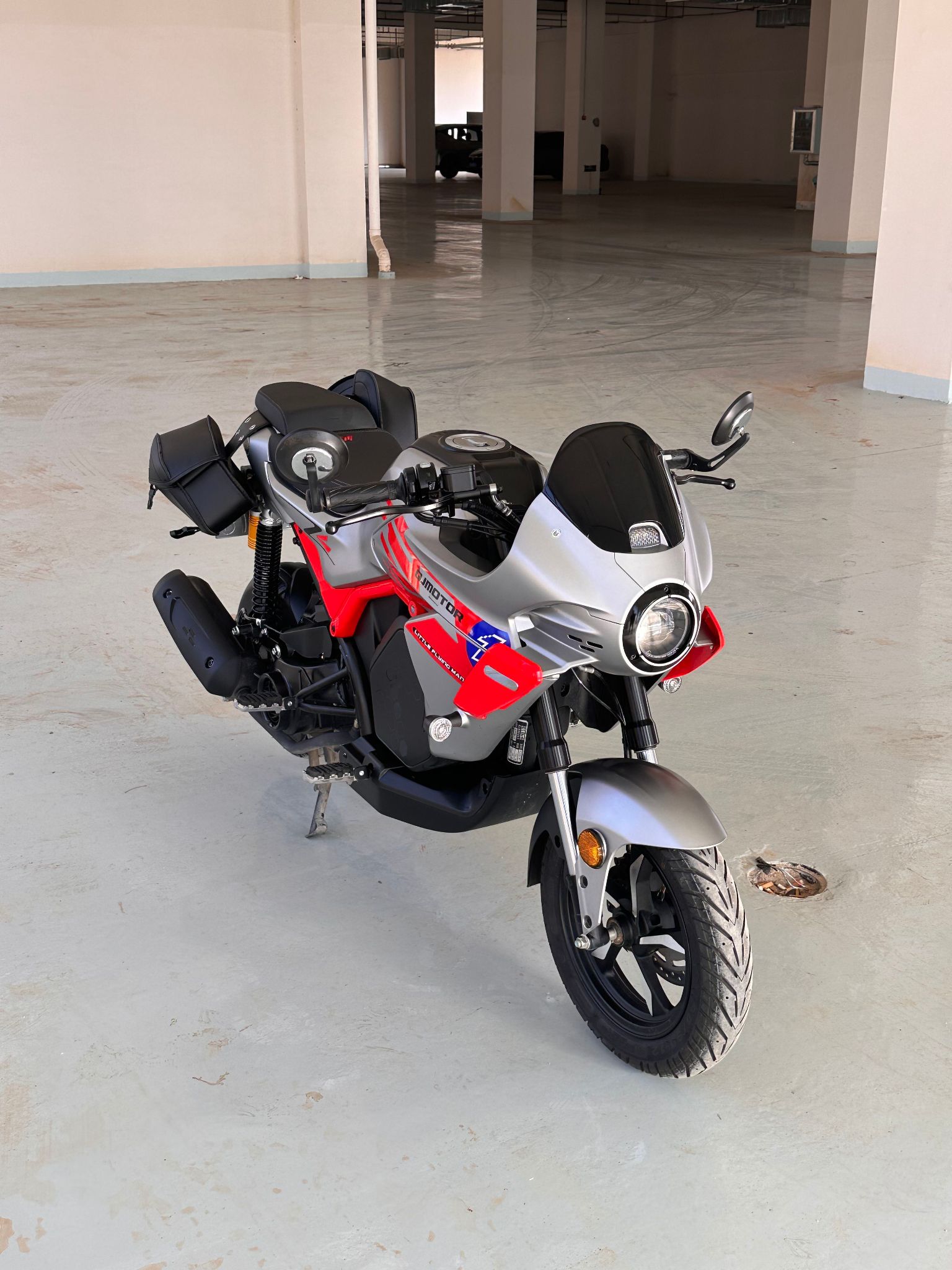 QJMOTOR 小飞侠