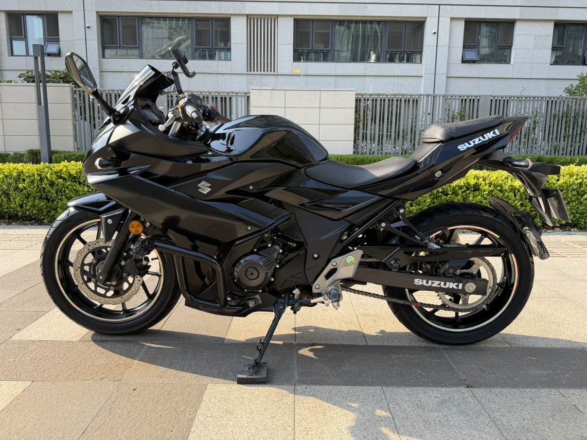 豪爵铃木 GSX250R