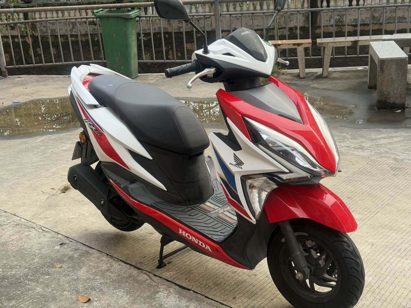 新大洲本田 裂行 RX125Fi