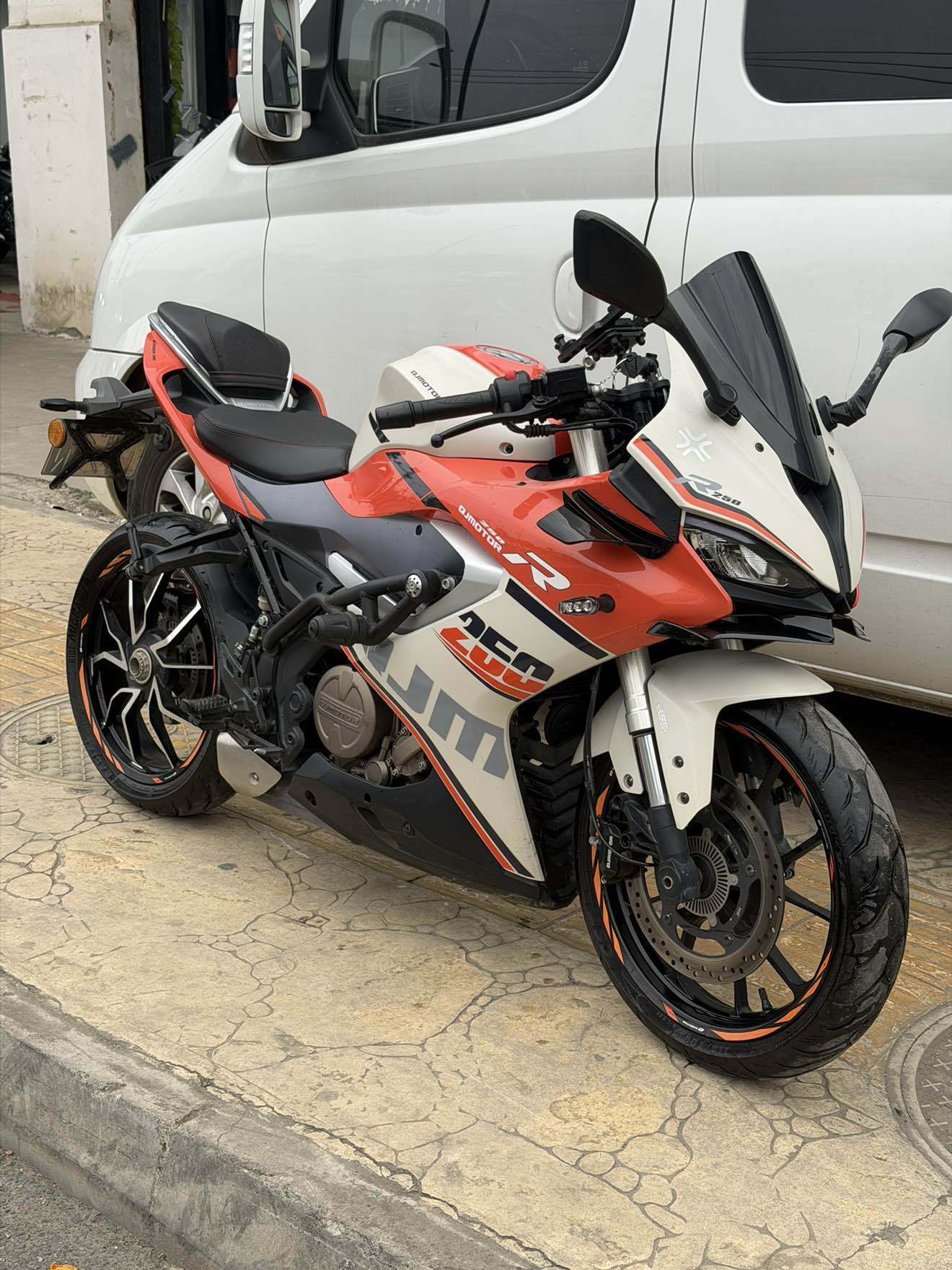 QJMOTOR 赛250
