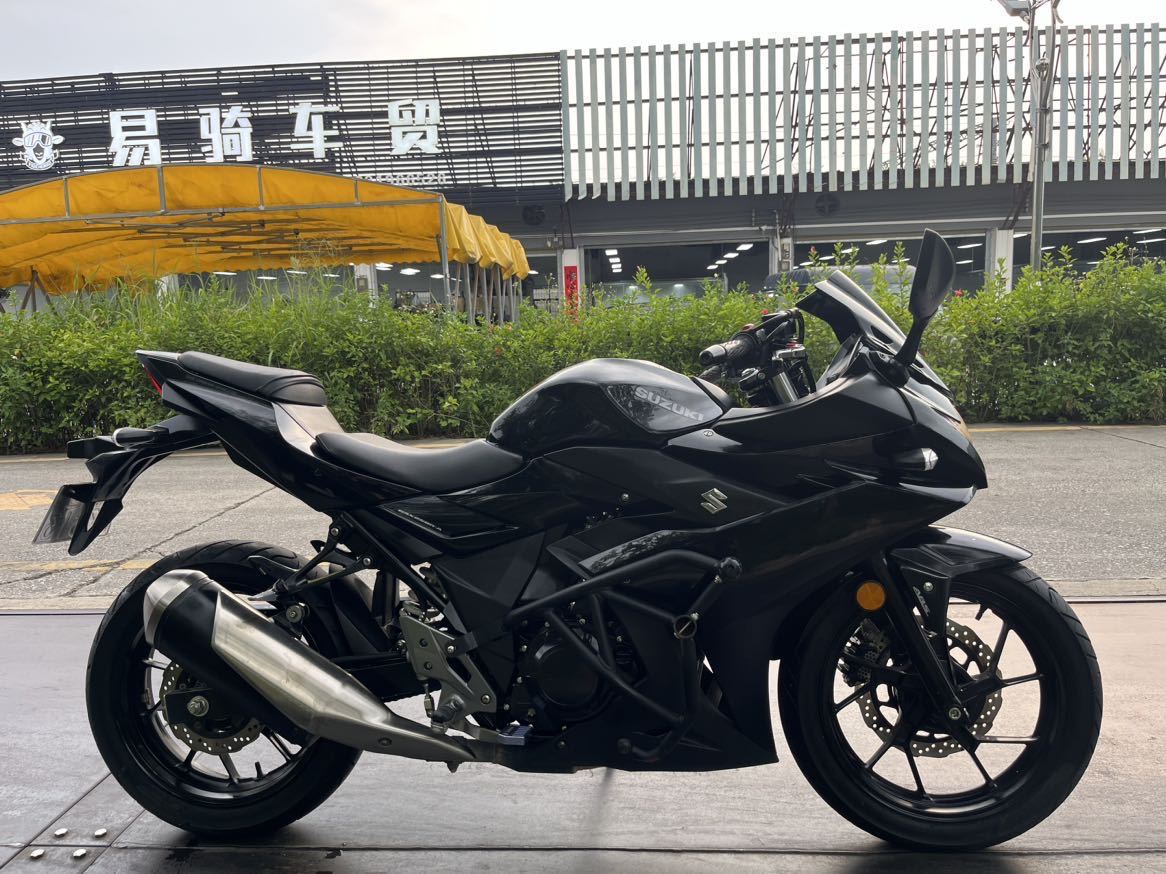 豪爵铃木 GSX250R