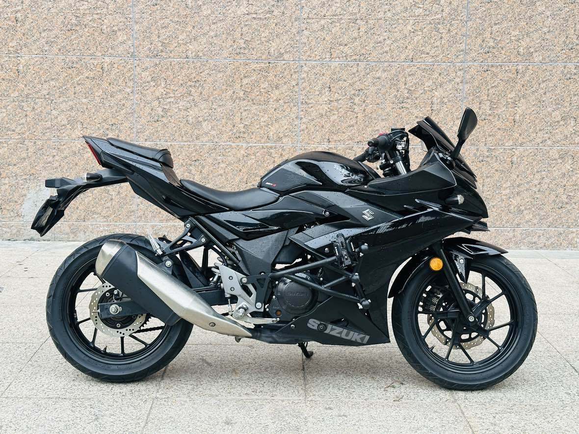 豪爵铃木 GSX250R